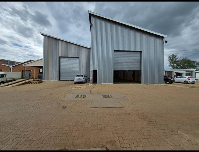 512M² FACTORY TO LET IN APEX